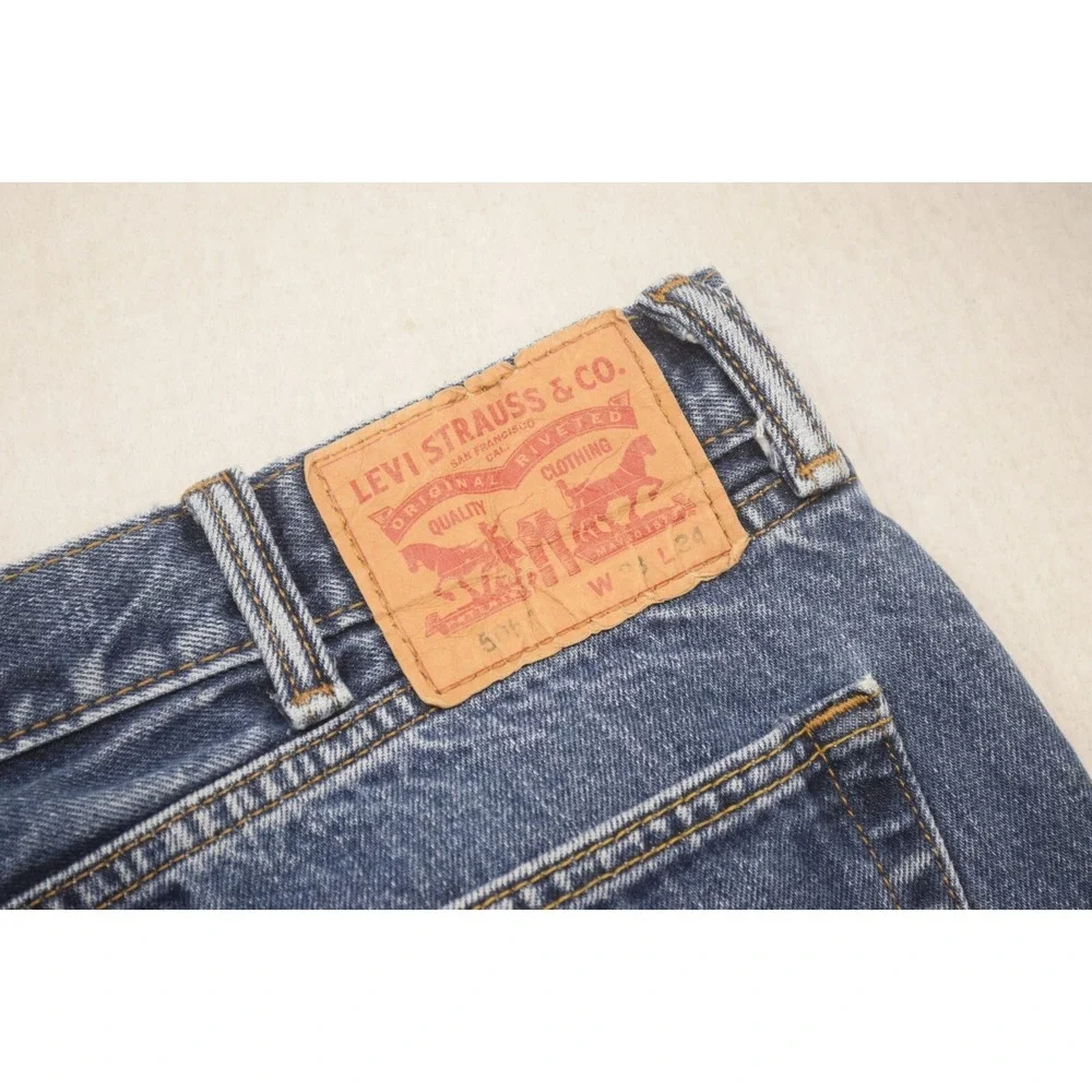 Levis waist 19